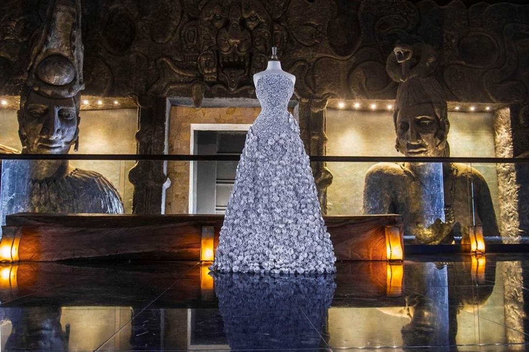 MAQUETAR VESTIDO PAPEL